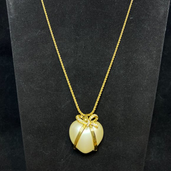Joan Rivers Gold Tone Rope Chain Necklace W/Faux Pearl Heart Pendant (4204) - Picture 1 of 4